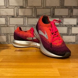 Women’s Size 6 Brooks Levitate 2